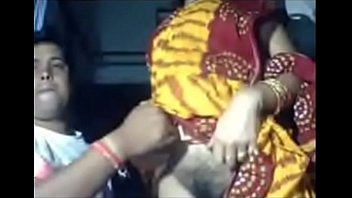 Indian Amuter Sexy couple love flaunting their sex(MP4 High Quality)