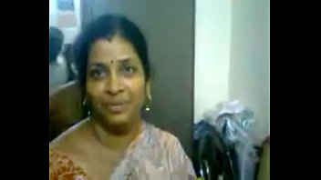 VID-20120716-PV0001-Tenali (IT) Telugu 40 yrs old married hot and sexy housewife aunty showing her boobs to her husband sex porn video