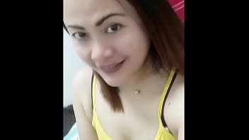 Beautiful Filipino girl have sex chat on Facebook with her boyfriend