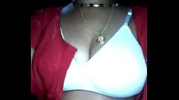 Indian Tamil aunty hot boob show clip - Wowmoyback