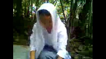 anak MA jilbab ngentot di hutan-