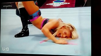 Alexa Bliss Sasha Banks wrestling Monday night