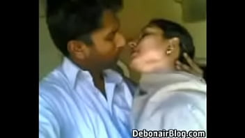 Hot mouth kissing to his bhabhi