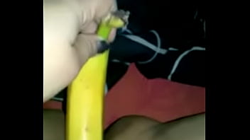 Un video exclusivo q grabo mi ex esposa para mi metiendose una banana d."