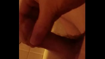19 year old guy jacking off in the bath tub
